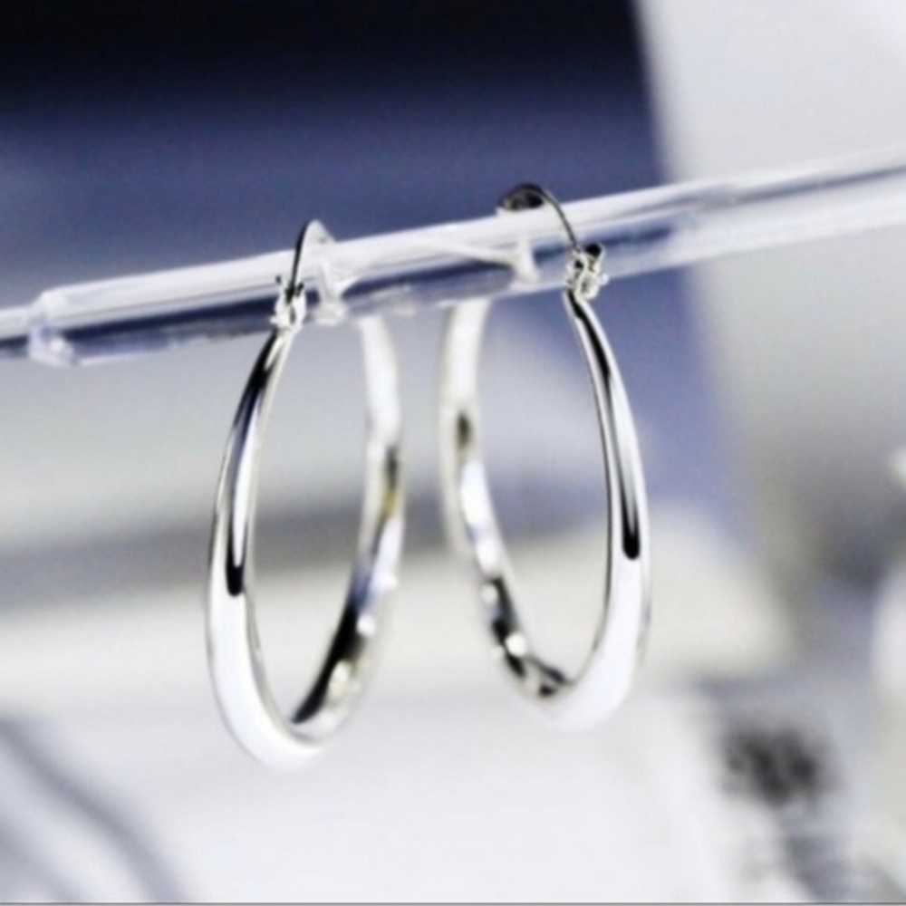 18k White Gold Plated 1” Round Hoop Earrings